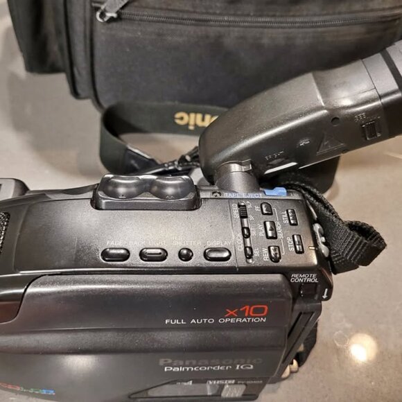 Panasonic IQ PV-IQ403 Palmcorder VHSC - Picture 4 of 4